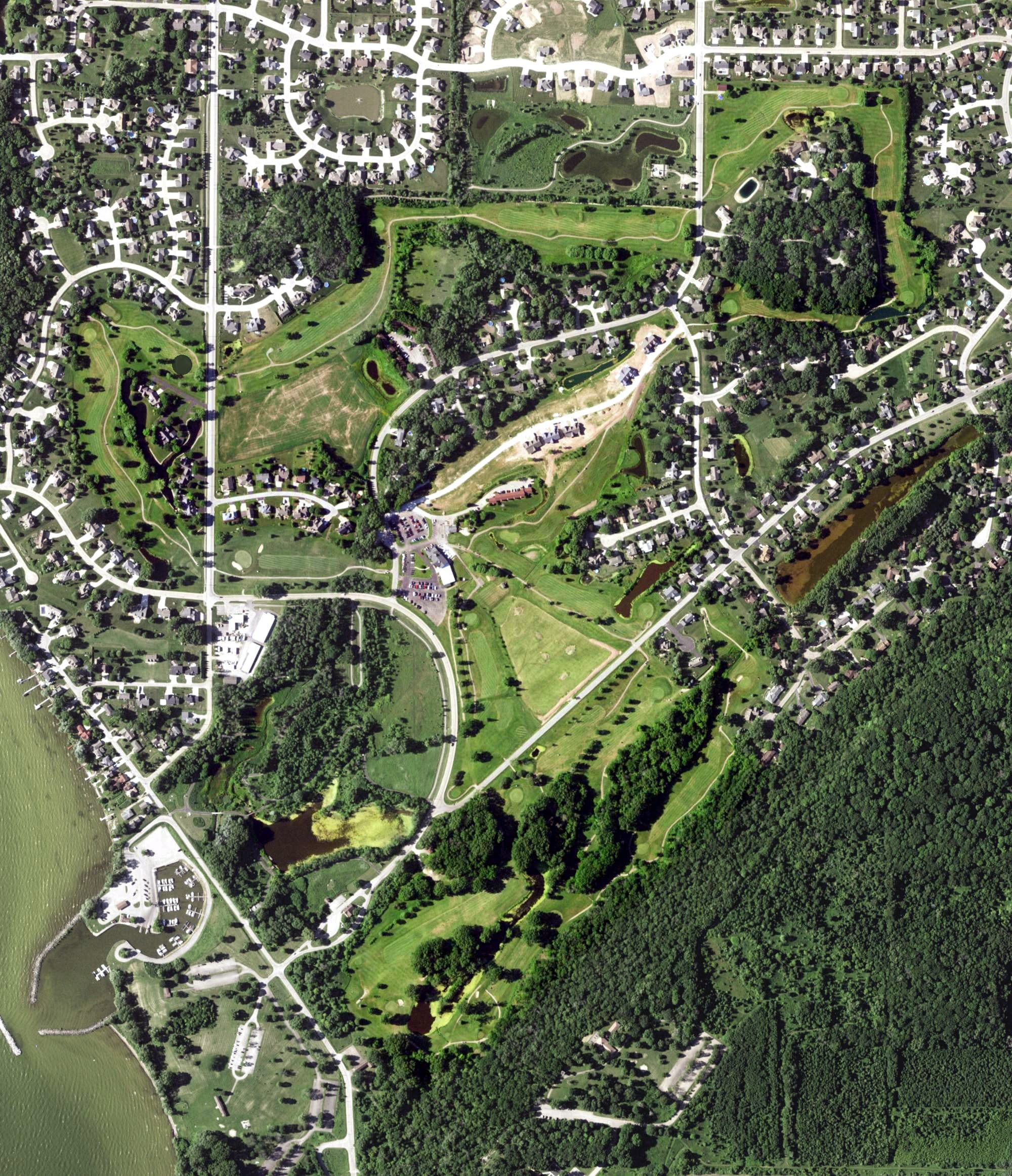 Aerial view of High Cliff Public Golf Course, WI, with its hole routing marked