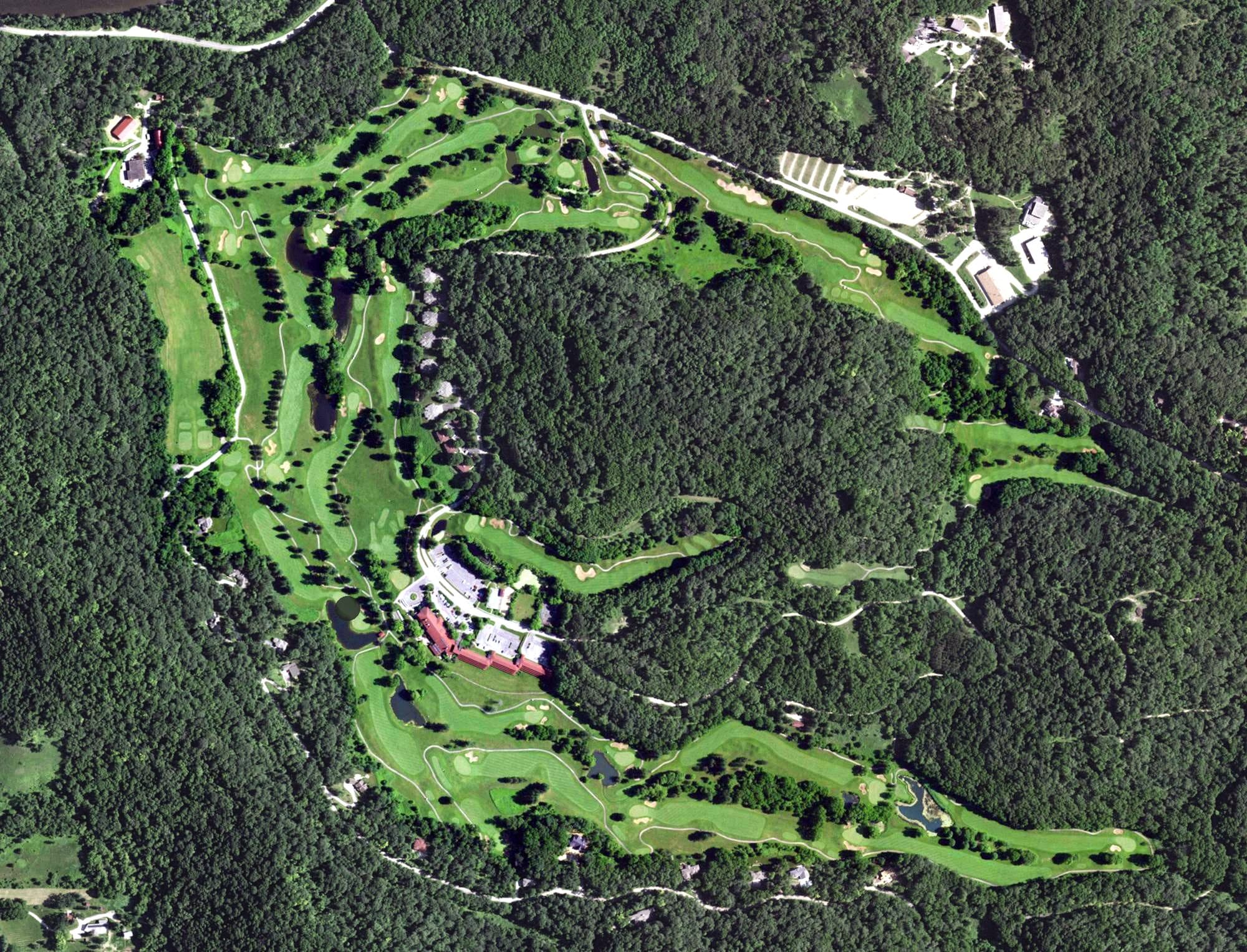 Aerial view of House on the Rock Resort, WI, with its hole routing marked