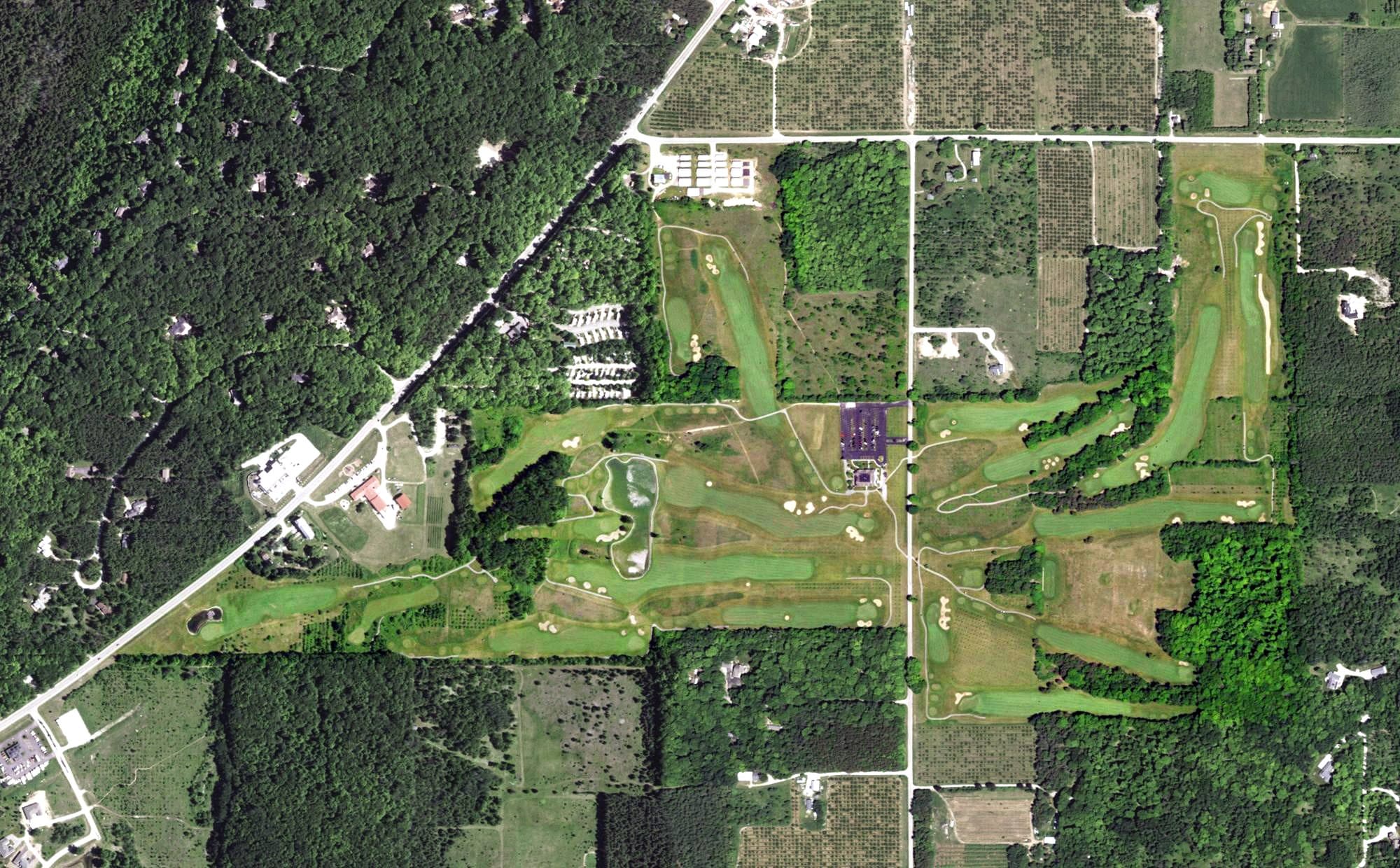 Aerial view of Orchards at Egg Harbor, WI, with its hole routing marked