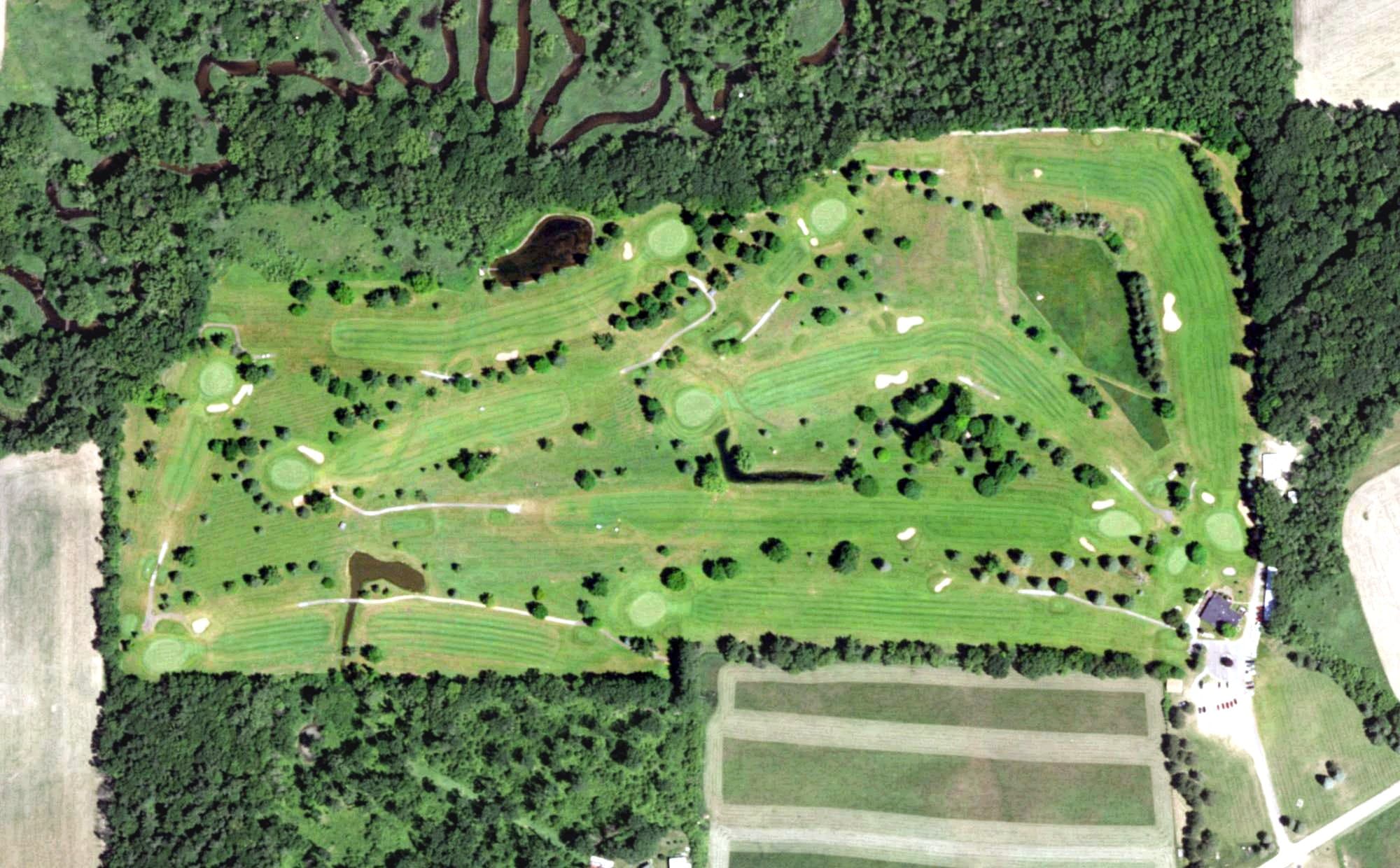 Aerial view of Weymont Run Country Club, WI, with its hole routing marked